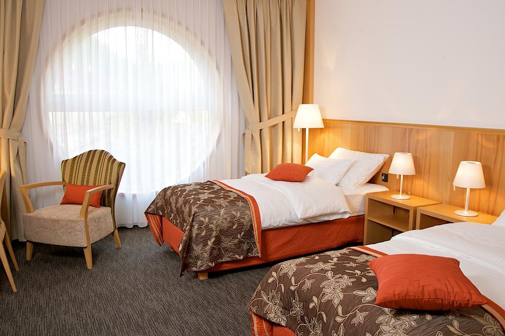 Hotel Jozef 이드리야 객실 사진